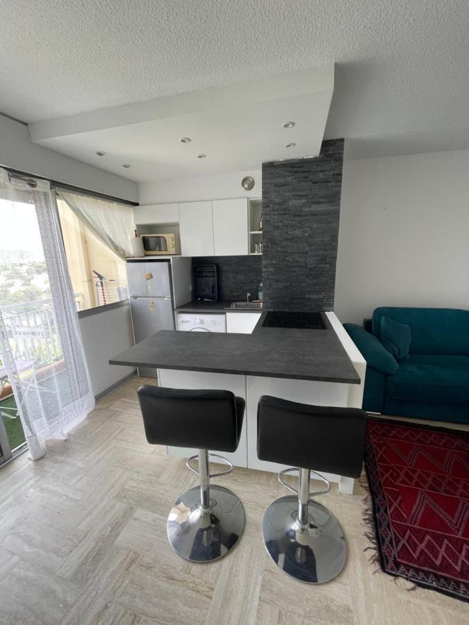 Beau Dans Avec Piscine Et Vue Sur La - 5min Des Plages Apartment Mandelieu-la-Napoule