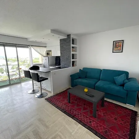 Beau Studio Dans Residence Avec Piscine Et Vue Sur La Ville - 5Min Des Plages Mandelieu-la-Napoule Exterior photo